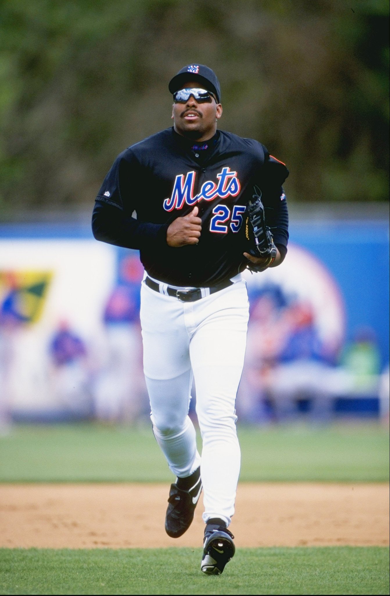 Happy birthday to the original entrepreneur, Bobby Bonilla! 