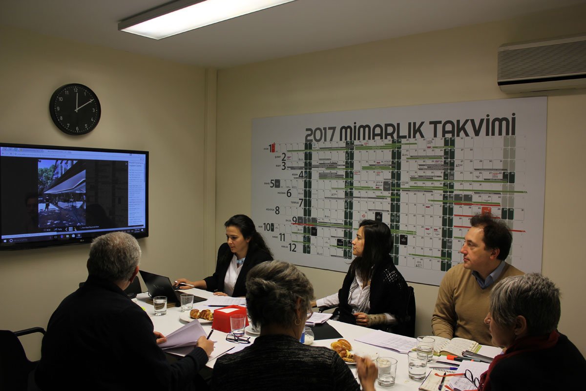 Mimarlık Yıllığı seçici kurulu, inşaatı 2016'da tamamlanan 140 projeyi değerlendirdi. Aday olan tüm müelliflere teşekkür ederiz!