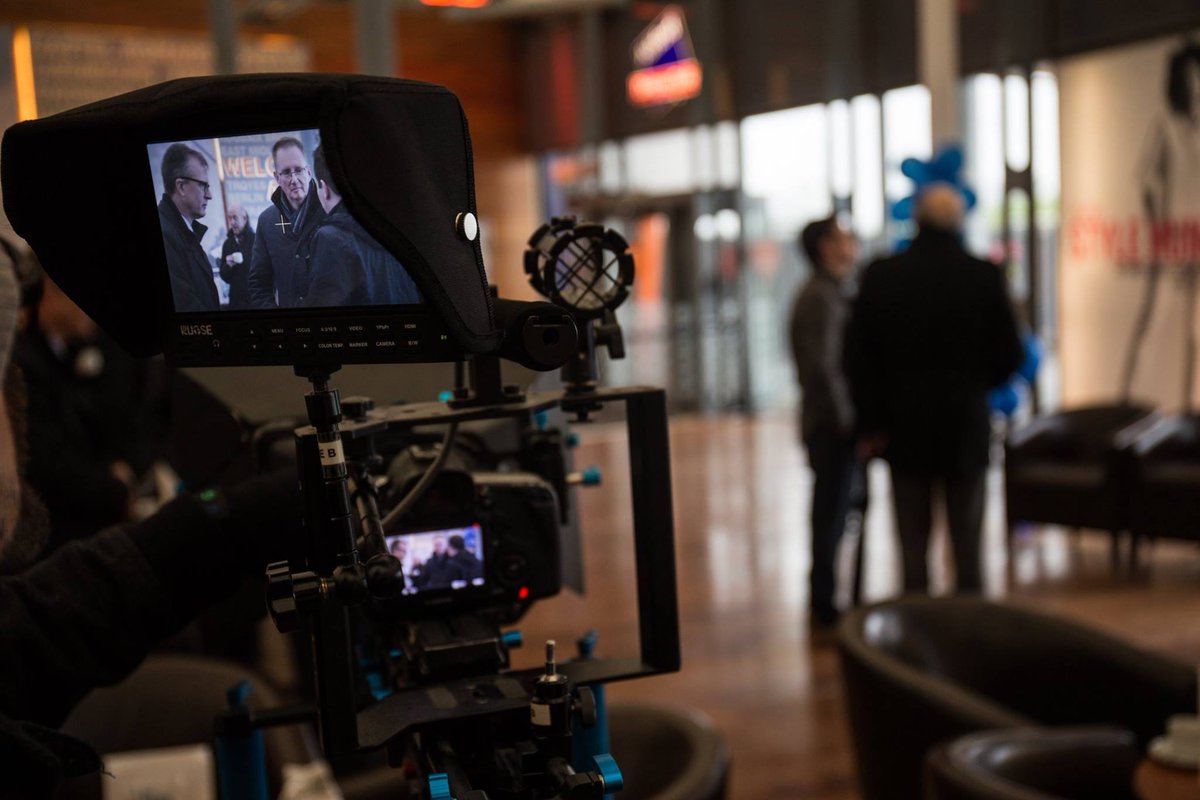 MatchboxMotion's tweet photo. Some #BehindtheScenes photos from the @StagecoachSE #SprinterBus launch event at @McArthurGlenUK. #Filmmaking #videoproduction #MMP #DOP https://t.co/mHJ46tndhm