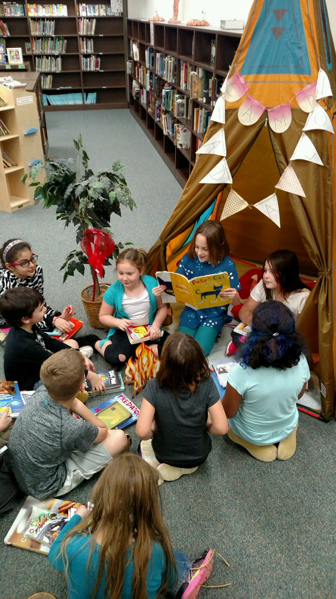 A beautiful day for an early start to camp read a lot, our first #MarchisReadingMonth celebration! <a href="/simondsuperstar/">Simonds Superstars |The Lamphere Schools</a> #WeAreLamphere