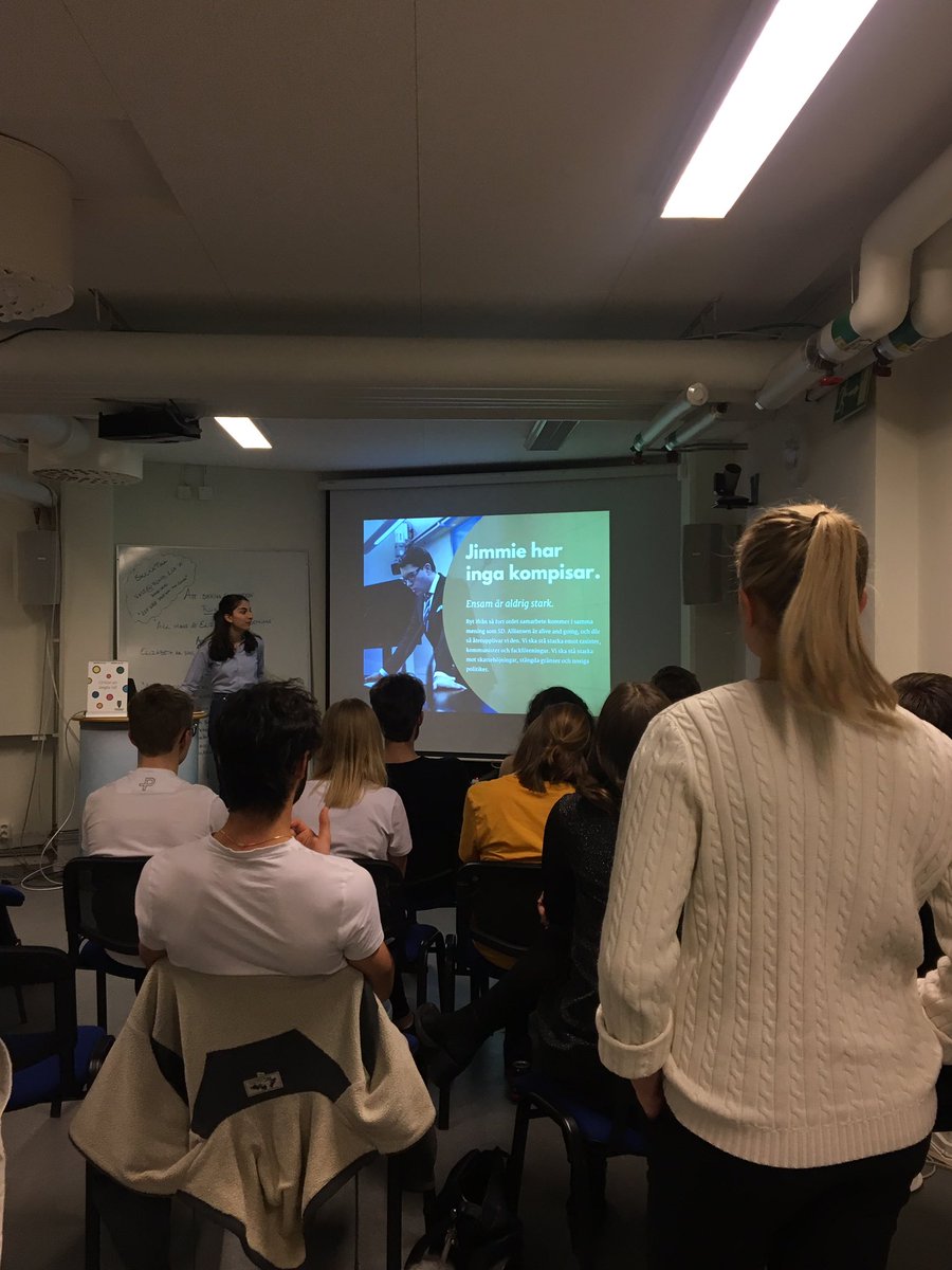LufGoteborg's tweet photo. Idag kom @TheRealRomina till oss hela vägen från Stockholm för att lära oss att krossa SD. 🤜 https://t.co/OMrZ3eka5E