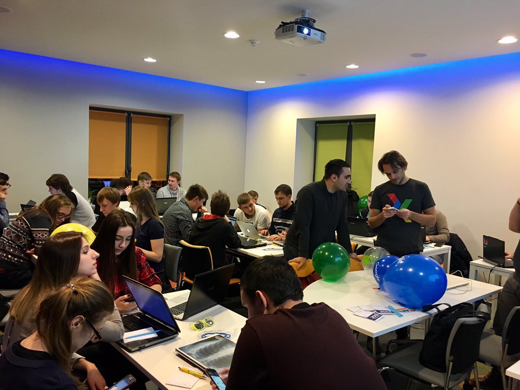gdgdnipro's tweet image. Google HashCode hub by GDG Dnipro is going! #google #hashcode2017 #gdgdnipro #wtmukraine