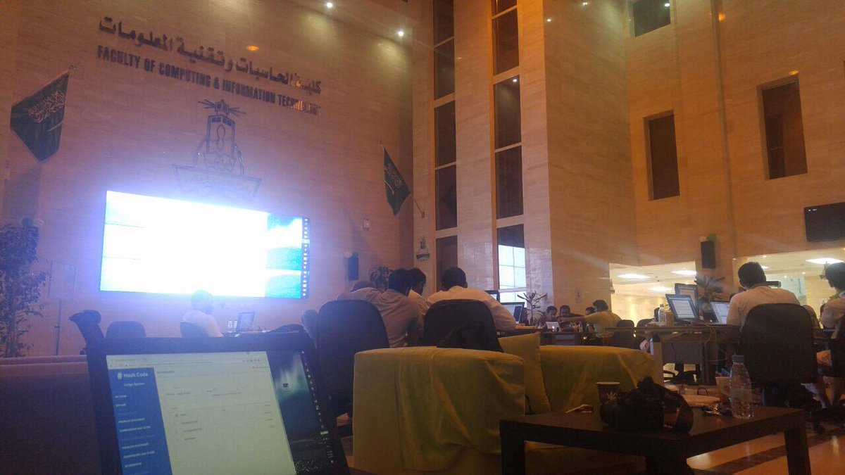 FCITKAU's tweet image. يحدث الآن في بهو #FCIT مسابقة #hashcode2017 بالتوفيق لجميع المشاركين.