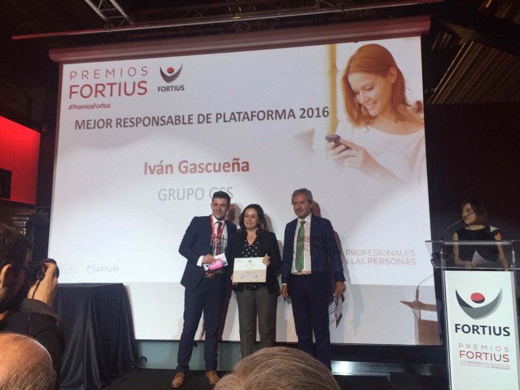 AEERC_es's tweet photo. Mejor Responsable Plataforma 2016 #PremiosFortius es Iván Gascueña de @Grupo_GSS https://t.co/hQYS1VCR9k