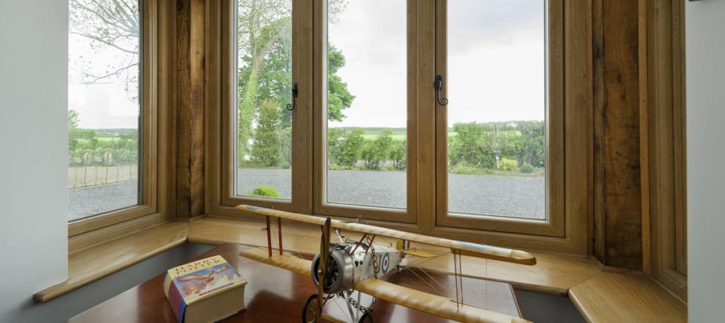 ukwindowssurrey's tweet photo. Double Glazing and Condensation https://t.co/l8fBJolLqt https://t.co/0ofDnG757V