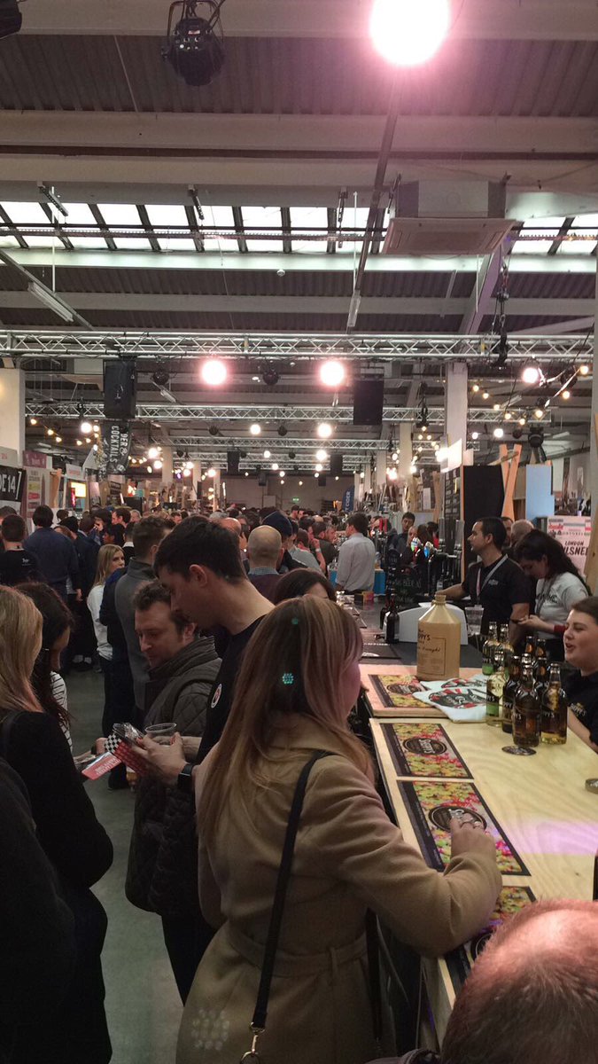 hoppyseabird's tweet photo. It's getting busy at #CraftBeerRising #Beertosquawkabout #craftbeer https://t.co/iM9FS7EgLK