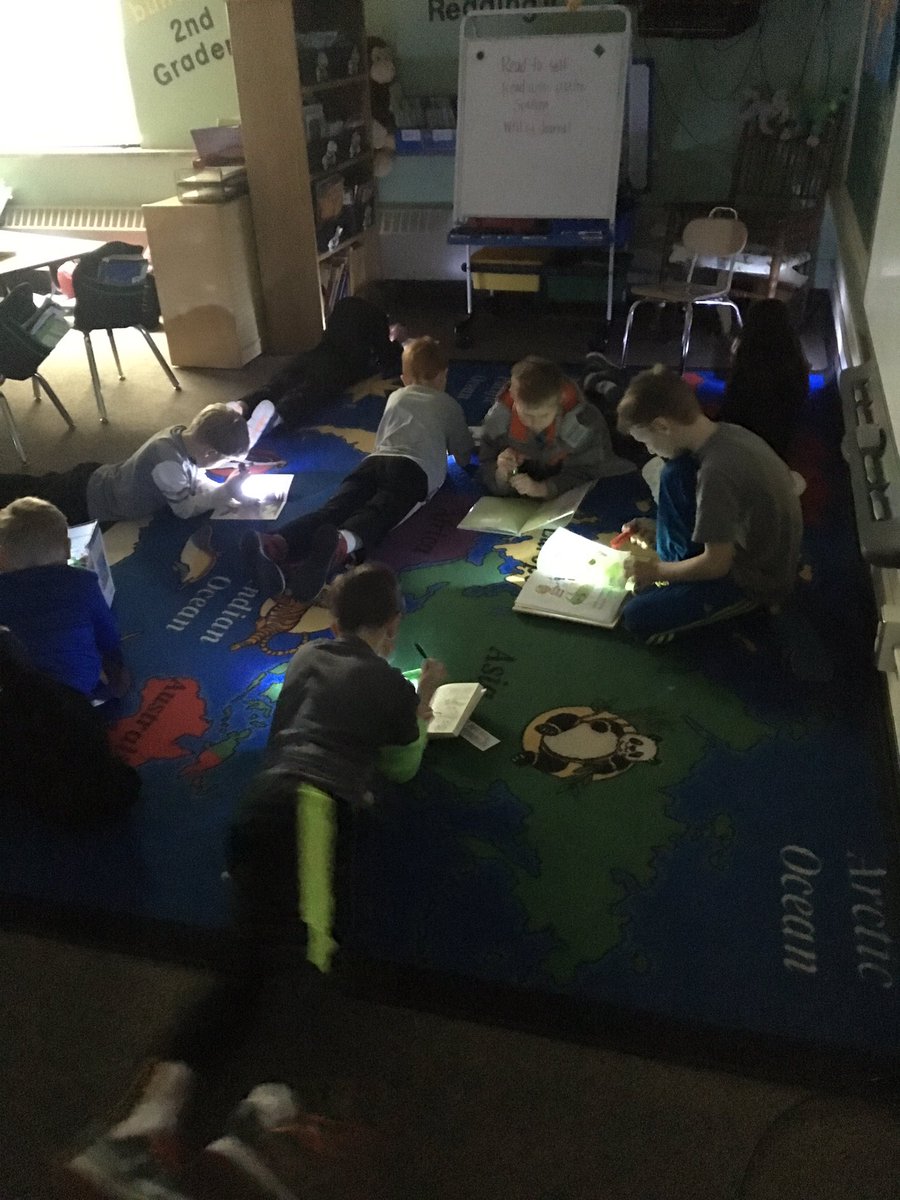 Flashlight reading this morning 🔦
#ilovetoreadmonth #millersmonkeybusiness