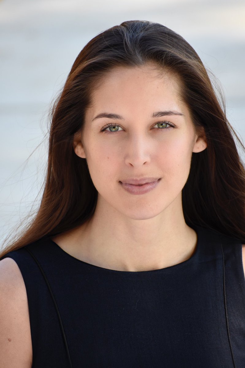 karlikarissa's tweet photo. #headshots #actress #karlikarissa https://t.co/m35r1hN3M8