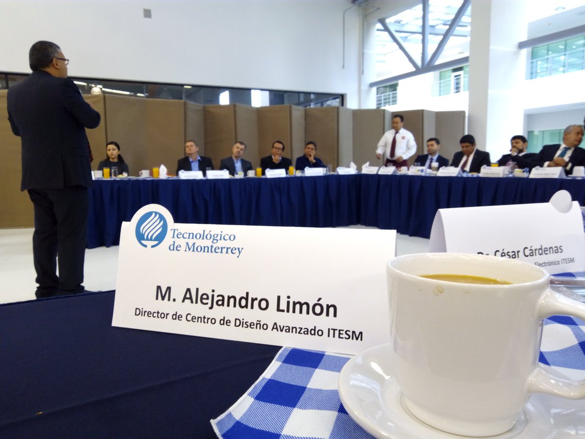alexlimongarcia's tweet photo. En desayuno del consejo consultivo de la escuela de ingeniería de #gda #itesm. Nuevos retos y oportunidades #cdaitesm https://t.co/DKCC9fAIfZ