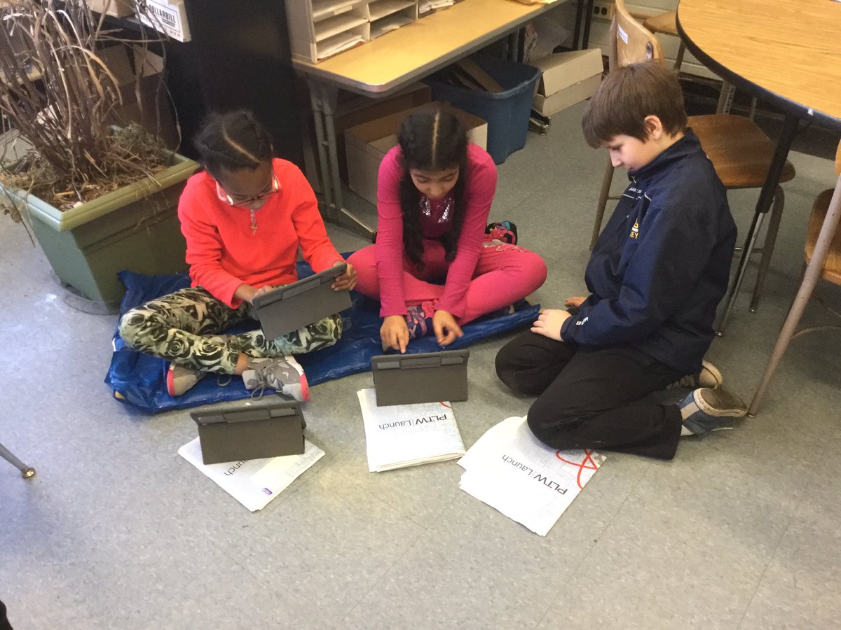 kippdohm's tweet photo. Coding a reaction test in 4th grade @A2schools @aapscolligan #MIDLDay #DLDay @OfficialDLDay @PLTWorg https://t.co/GVxnSVkUGz