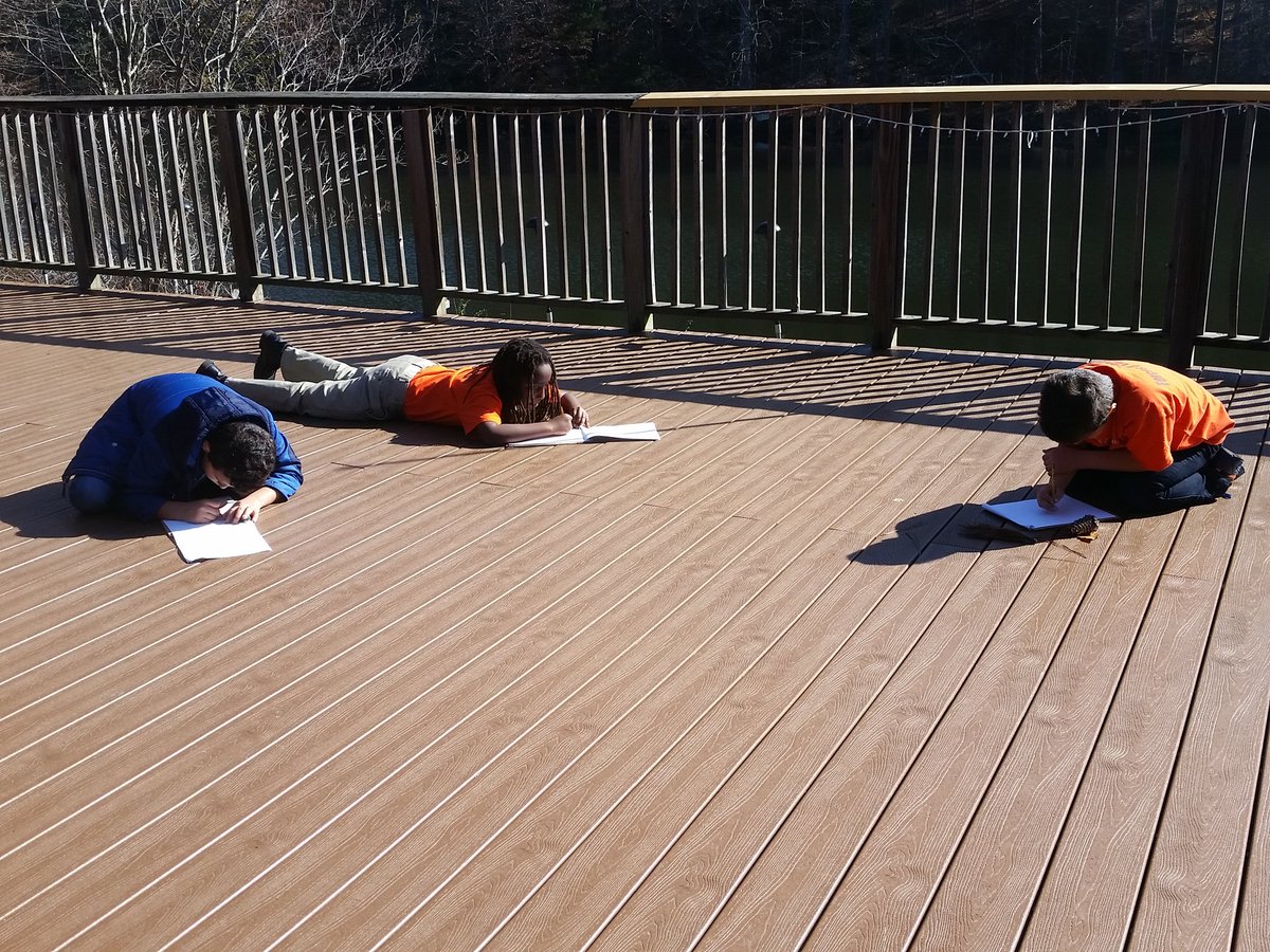 DeBayTimes4's tweet image. Taking the learning outside for some nature journaling. @AmanaAcademy  #SmartKidsChangingTheWorld #ELLearning #ScienceRocks