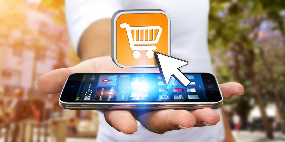 SMSFactor's tweet photo. #Soldes d'hiver 2017 : les commandes sur #mobile représentent 29% de l’ensemble des achats ! https://t.co/LyZrRExDnn https://t.co/MkdHRsBjkz