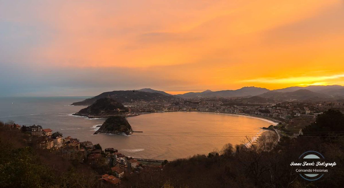 Se abre el cielo. Amanece. Por Isaac Farre en nuestro Facebook