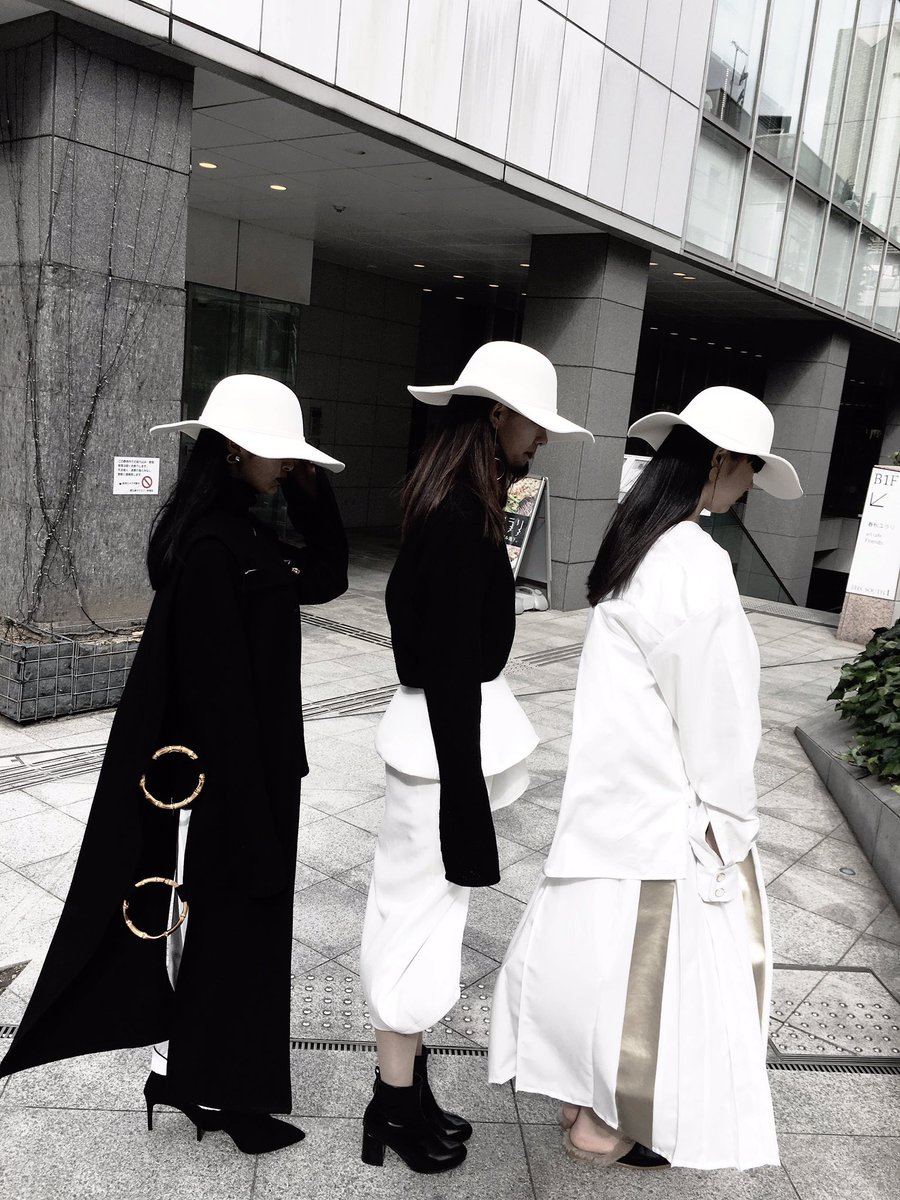 chyanchi's tweet photo. 3/4 「LIVE」
15:00〜16:00
バンタン研究所セッションタワーにてファッションショーやります🌹
プレゼンではわたしの作品2位いただきました🥈
生で観に来て下さい👀
入場無料！
販売等も行ってます！！

ぜひ見に来て下さい☺︎ https://t.co/MhWOpjq5Yo