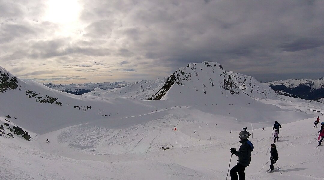 MargauxLbt's tweet photo. Tlm devrait prendre une télésiège juste une fois pour s'éclater les yeux et redescendre dans la vallée avec la volonté de protéger tt ça https://t.co/POE8eDExRg