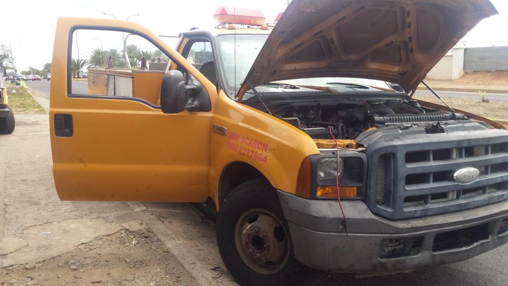 ALERTA171BOL's tweet photo. Gracias a la empresa privada e integrantes de #GASEC esta operativo camión bomberos caroni #voluntariado  #Guayana @DPUMPUM https://t.co/3jigI7h4Pe