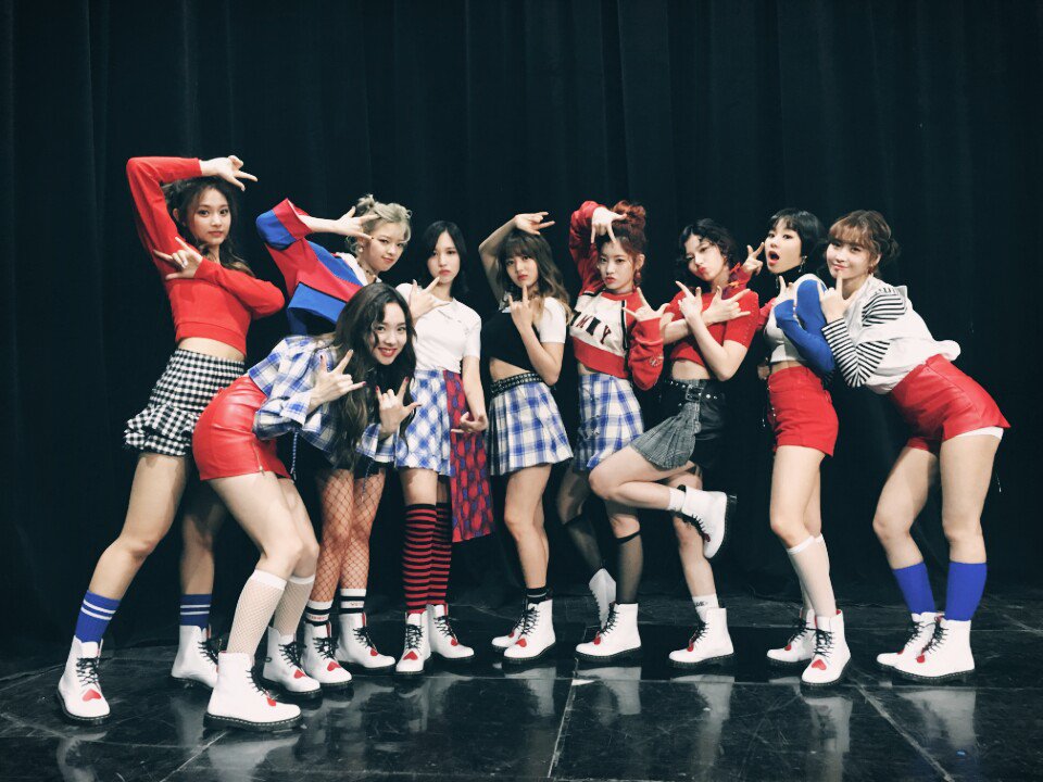 JYPETWICE's tweet photo. Our name is TWICE. 
ONCE! Roll out!

#TWICE #트와이스 #KNOCKKNOCK https://t.co/XwMhYYoRmt