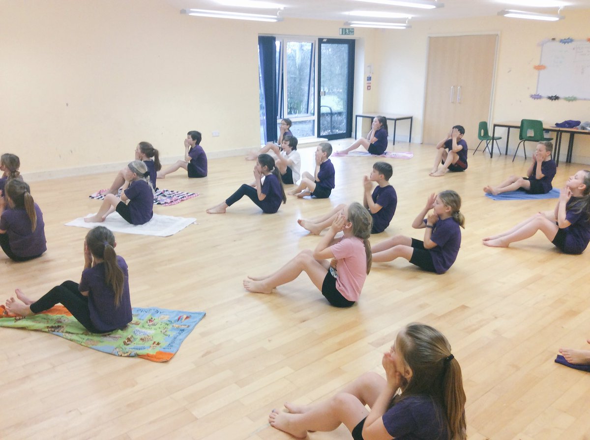 dance_east's tweet photo. Cedars Park Primary school working hard in their rehearsal with artist Caroline Mummery #DistrictProject https://t.co/SfnH2czCAi