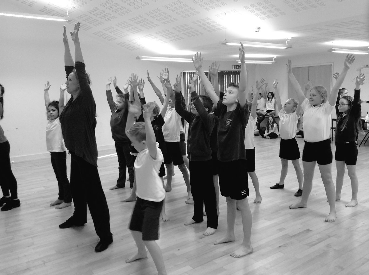 dance_east's tweet photo. Cedars Park Primary school working hard in their rehearsal with artist Caroline Mummery #DistrictProject https://t.co/SfnH2czCAi