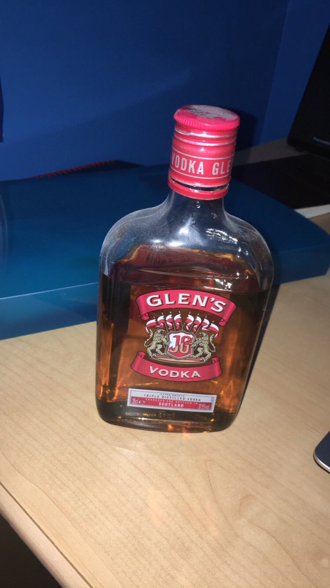 cameronblackk_'s tweet photo. Clearing out ma wardrobe, find a 2014 classic still hidden in there #shitmix https://t.co/WRFuLDliYs