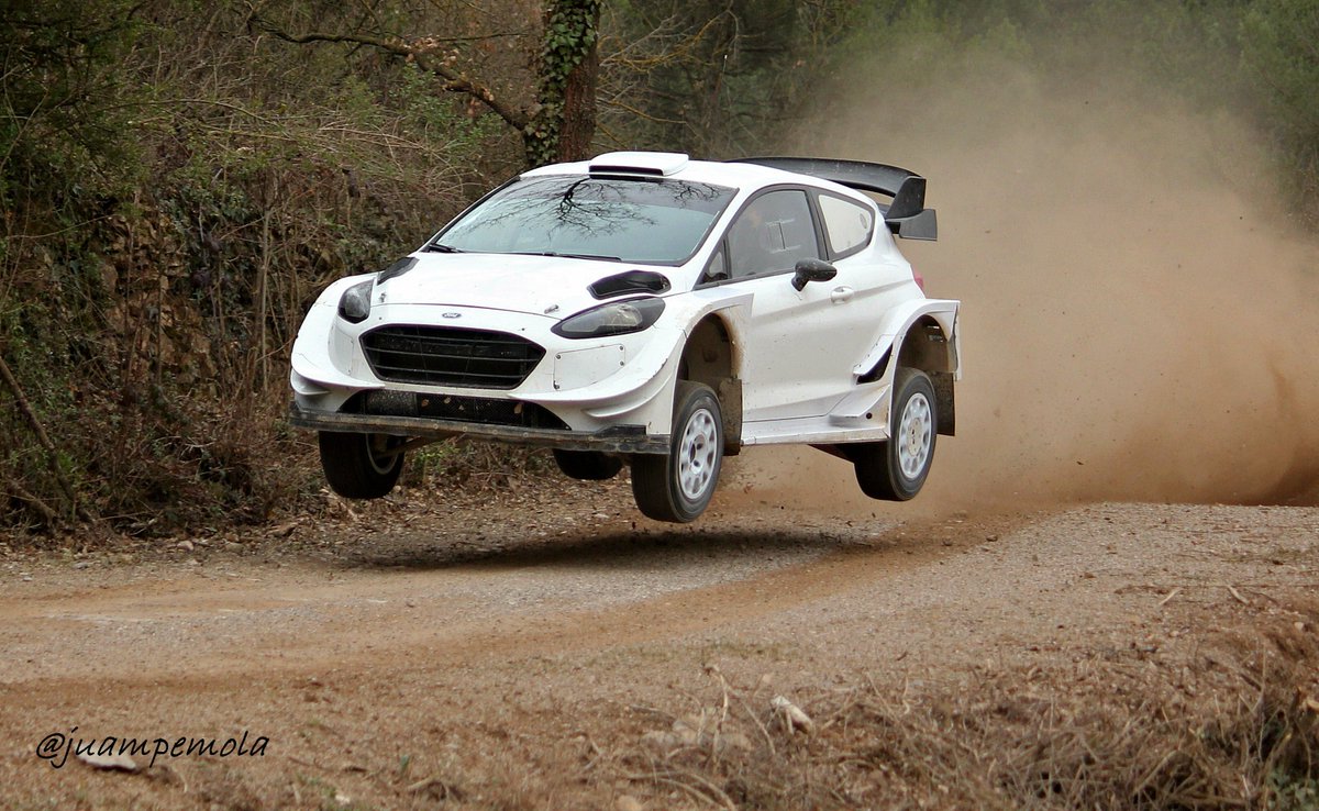 juampemola's tweet photo. Test de @MSportLtd pre @RallyMexico @ElfynEvans @DMACK_Tyres @planetemarcus #wrc #wrctest #wrc2017 #JUMP https://t.co/ijWyPuH9sm