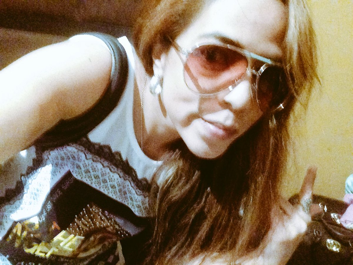 bonokrmn's tweet photo. Para el trabajo #outfit
#tardeperosinsueño #aromaBurberry #leginsvinilnegro #botanegra #aush #felizjueves https://t.co/0C6ssv84yQ