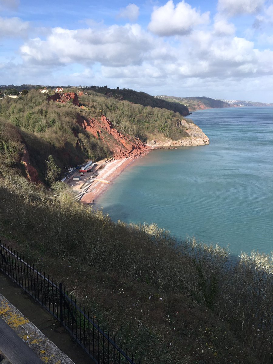 Sun still shining in Devon
#stormdoris 
@GreatDevonDays 
#BabbacombeBeach  
Walk home and this view always gets me, love it.