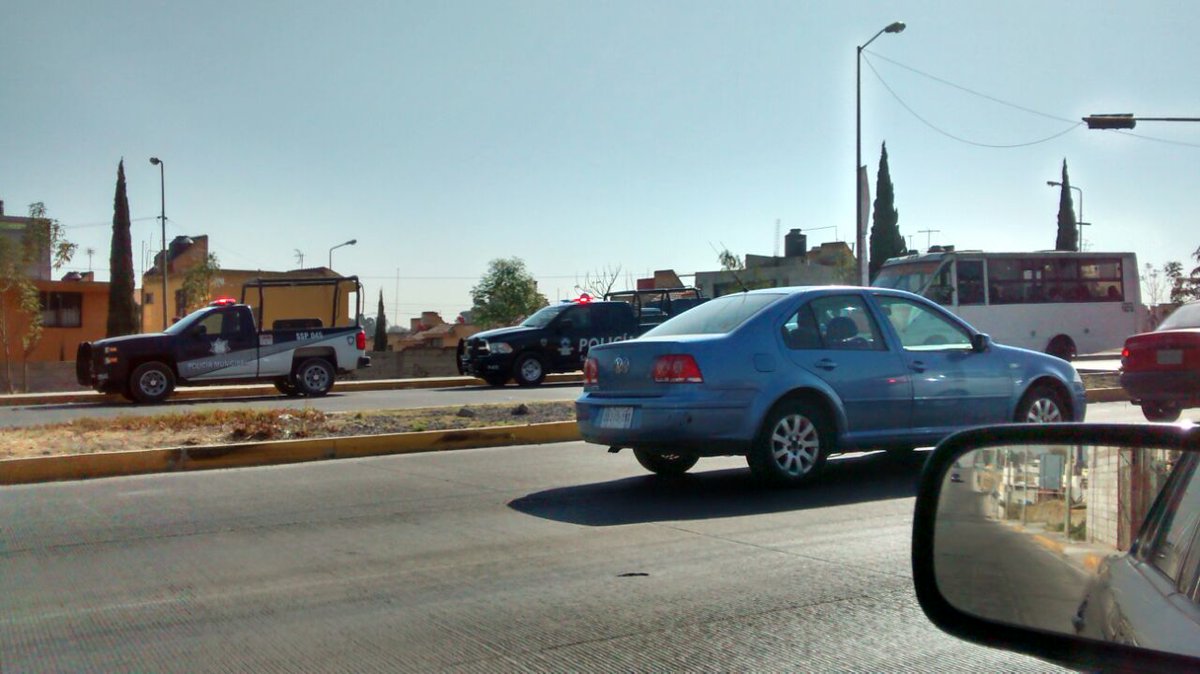 elsoldepuebla1's tweet photo. #ReporteSol Se registra movilización policíaca en  Avenida las Torres y Bulevar Atlixco | Vía Sr. García a través de @abc1emision https://t.co/EdfZPQP7Zq