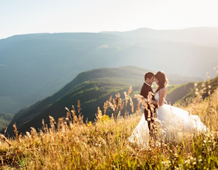 Auna_GC's tweet photo. Newly engaged? @FSVail is perfect for every season, providing stunning backdrops for "I do"! #Wedding #WeddingVenue
https://t.co/yeaEdjosyg https://t.co/G4snjKaVSd