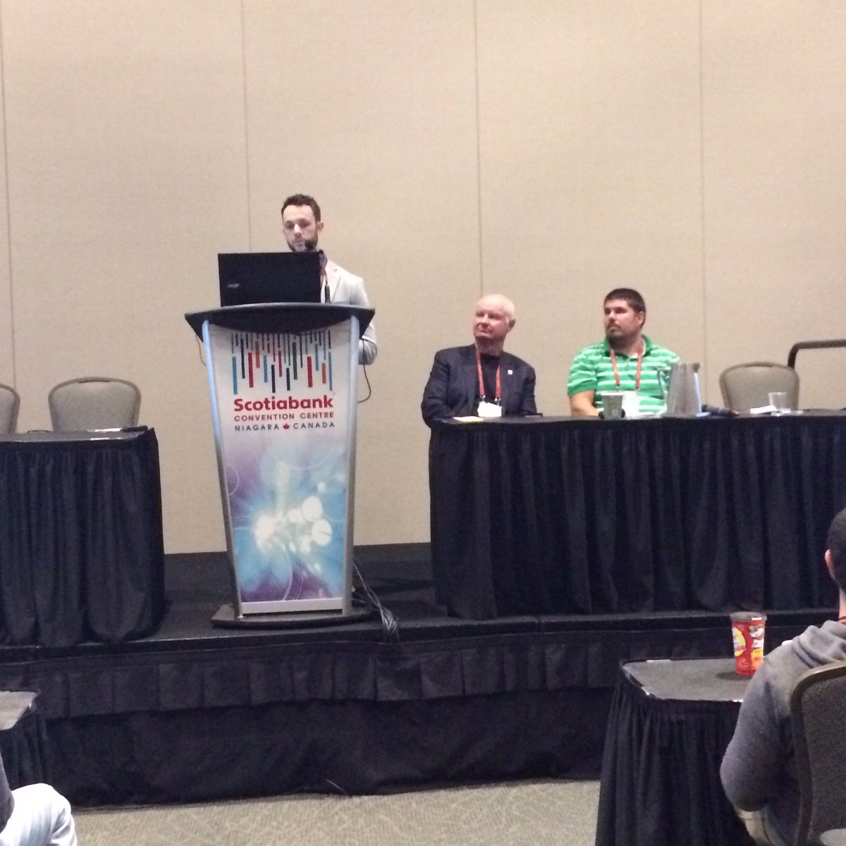 Charles on a panel this morning at #OFVC2017 about apple thinning.