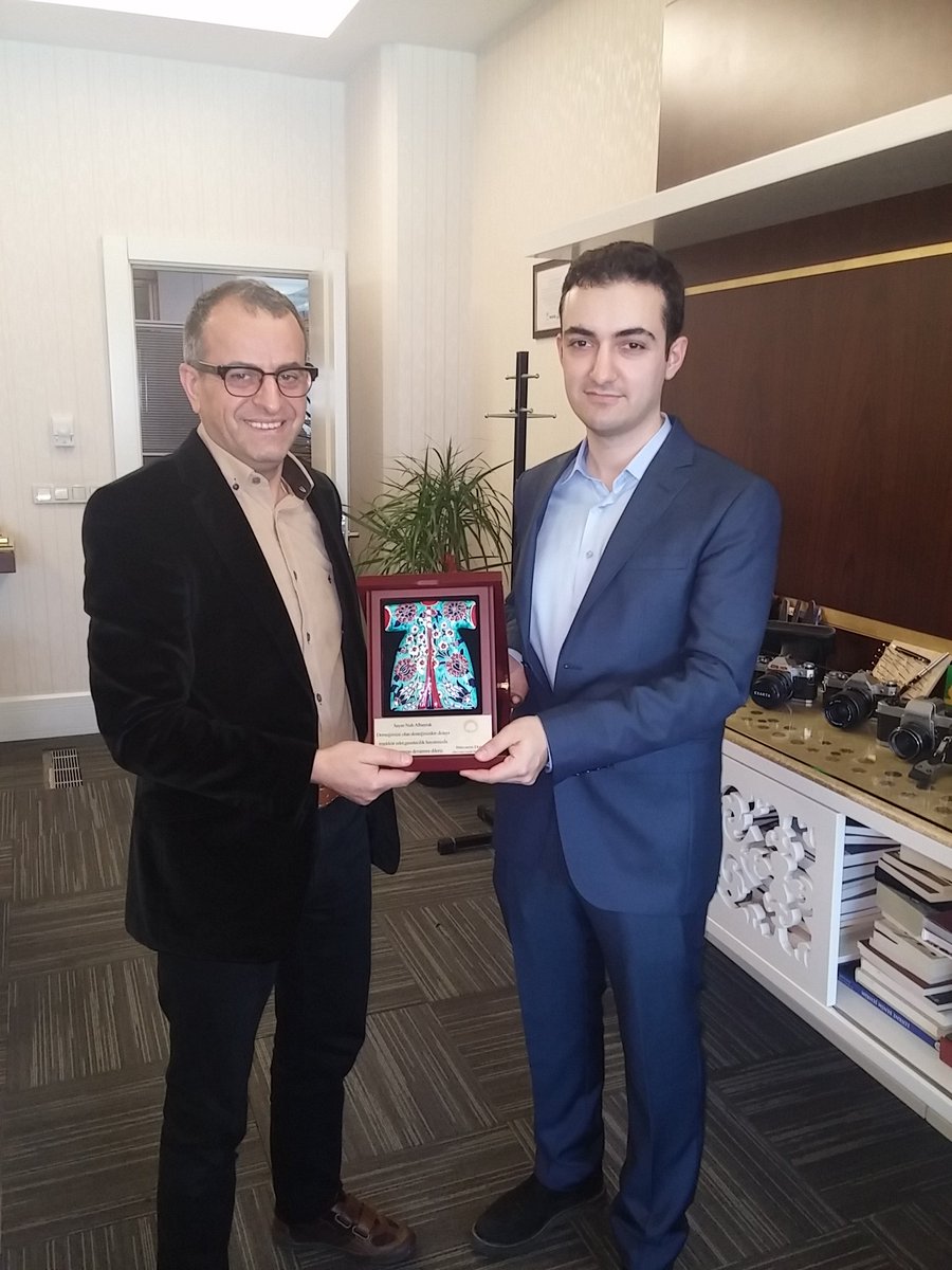 Star Gazetesi Genel Yayın Yönetmeni <a href="/NuhAlbayrak/">NUH ALBAYRAK</a> ile gündemi ve gençliği konuştuk, desteklerinden dolayı teşekkür plaketi takdim ettik.