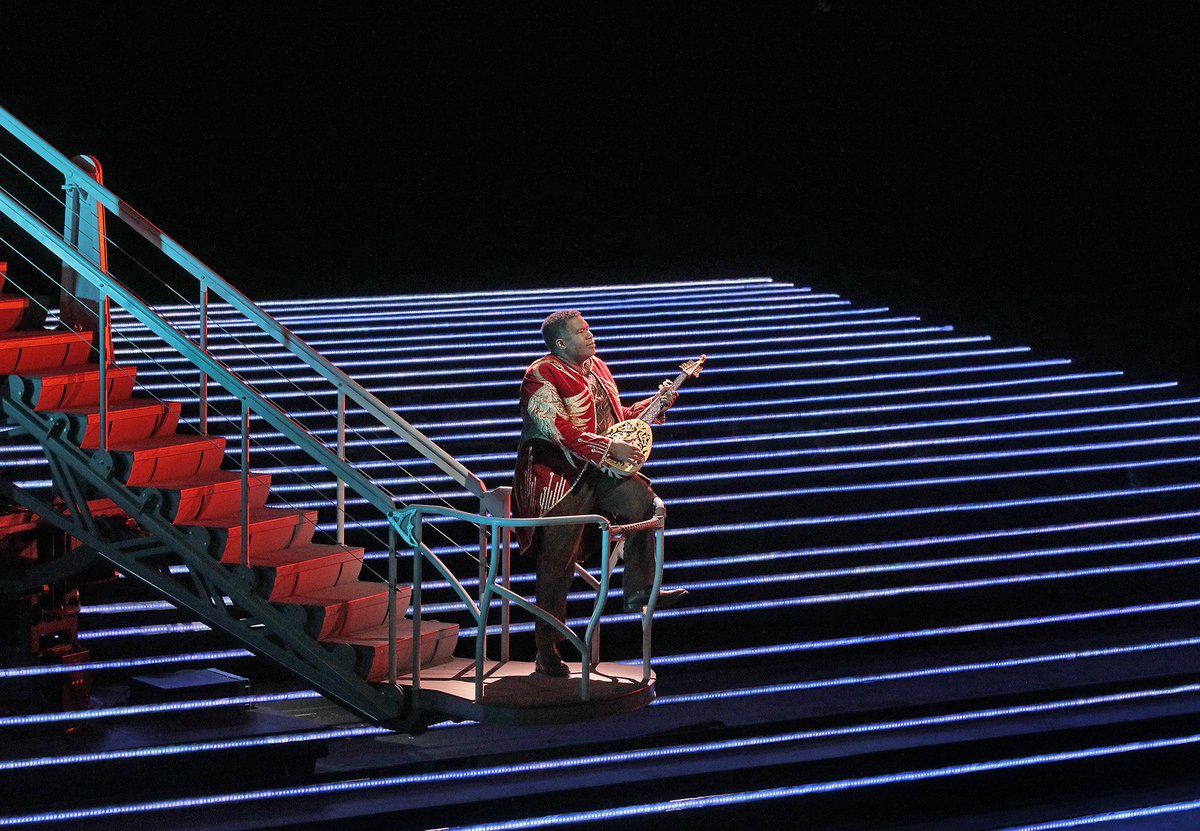 livedesignmag's tweet image. Kevin Adams shares his #lightingplot for stunning production of  L'Amour de Loin at The Met goo.gl/GTzfd4