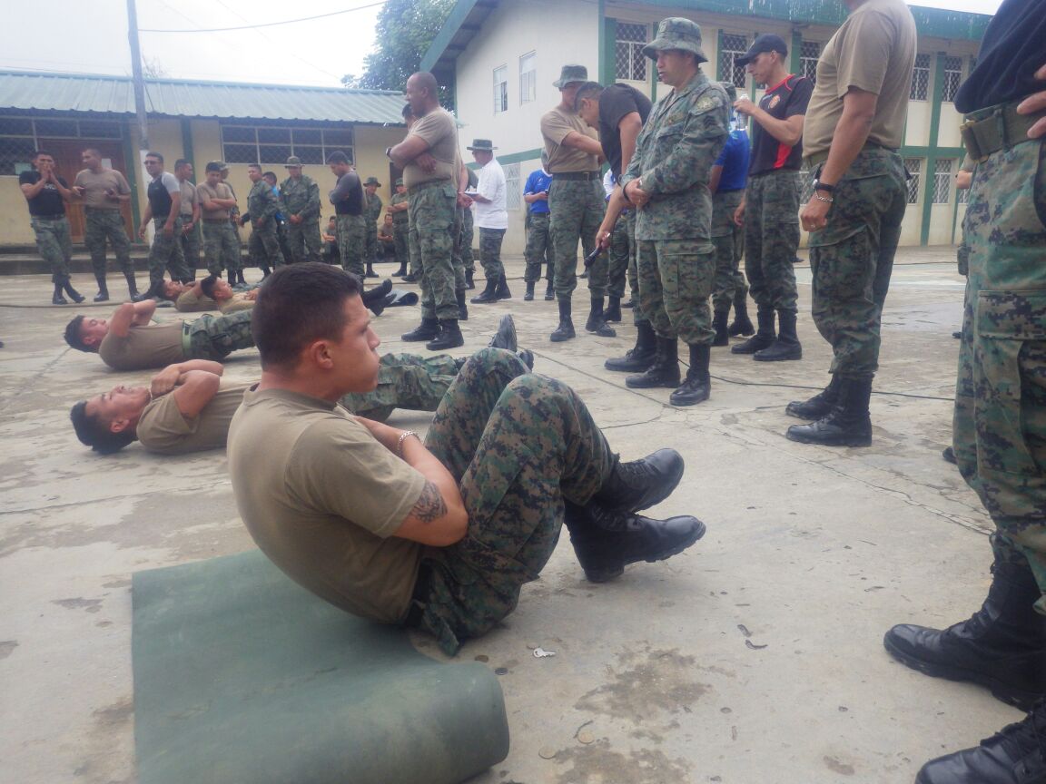 Ejército Ecuatoriano no Twitter: "#Chinchipe | Batallón de Selva Zumba  realizó competencia de destrezas militares cabo de guerra, flexiones de  codo, abdominales, natación… https://t.co/dCI2VMNc9Z"