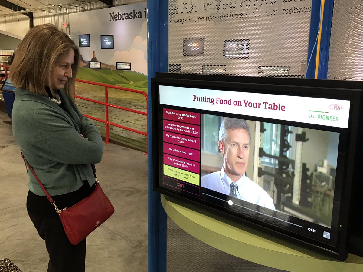 UNL_CEHS's tweet photo. Assoc. Dean Doll hears what NHS's Dr. Carr has to say about fructose--a trusted food voice in #Nebraska. #unlcehs #cehstour https://t.co/AekaF92IlP