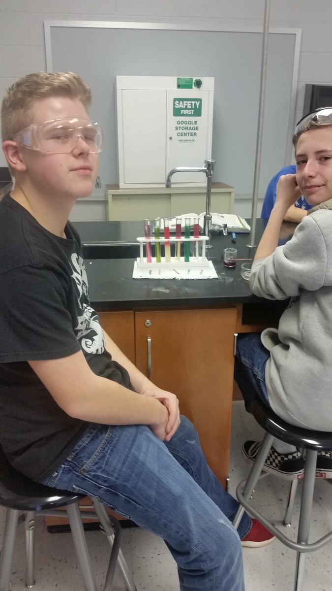 MGHolton's tweet photo. Cabbage juice Ph testing in Ms. Hickerson's science lab. @Forrest_Rockets @jacobsorrells84 https://t.co/9Rdr5EbYzl