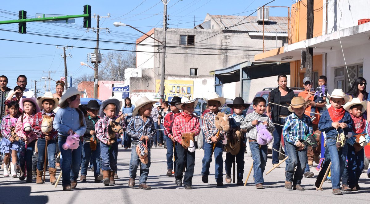Gabyoss's tweet photo. Festejan Jardines de Niños en #Nava el #216Aniversario con #MiniCabalgata ¡Todo un éxito!@julyo15 @SEDUCOAH @DRNAVAC @rubenmoreiravdz https://t.co/oB6m2Lpcy2
