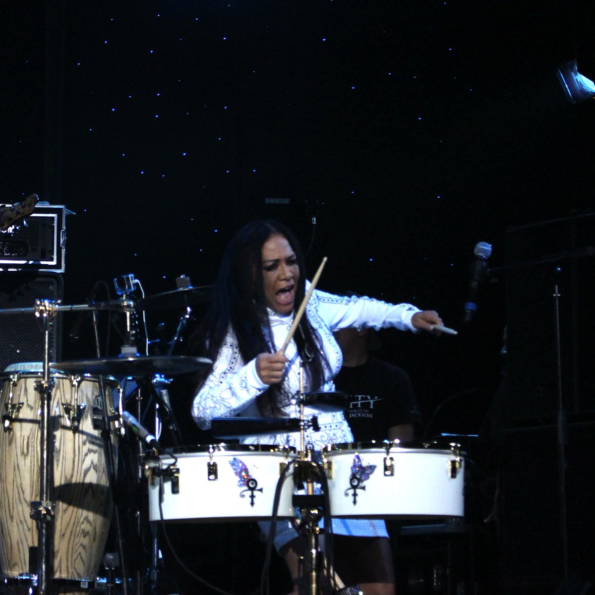 UnityTribute's tweet photo. THE queen of #Percussion !! @SheilaEdrummer 🙇👏 #UnityMJTribute https://t.co/zCYjo0zJk3