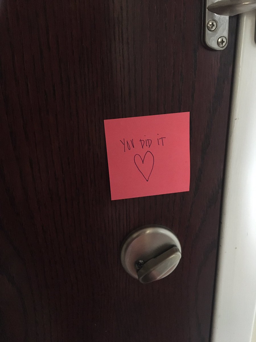 ellie_felderman's tweet photo. my mom >>>>>>>>>>>>>>> yours https://t.co/1UM7oelOLn