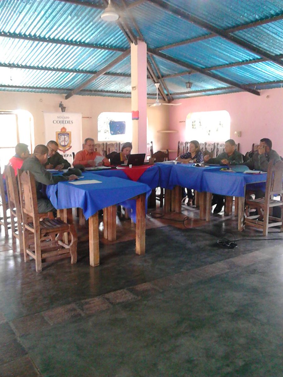 yooxi_2's tweet photo. Consejo Regional de los Llanos en la ciudad de Tinaquillo #Núcleo Cojedes. @TcnelJgarcia @leqm30 @unefa_ve @elviabhurtado https://t.co/2uL85Hlsta