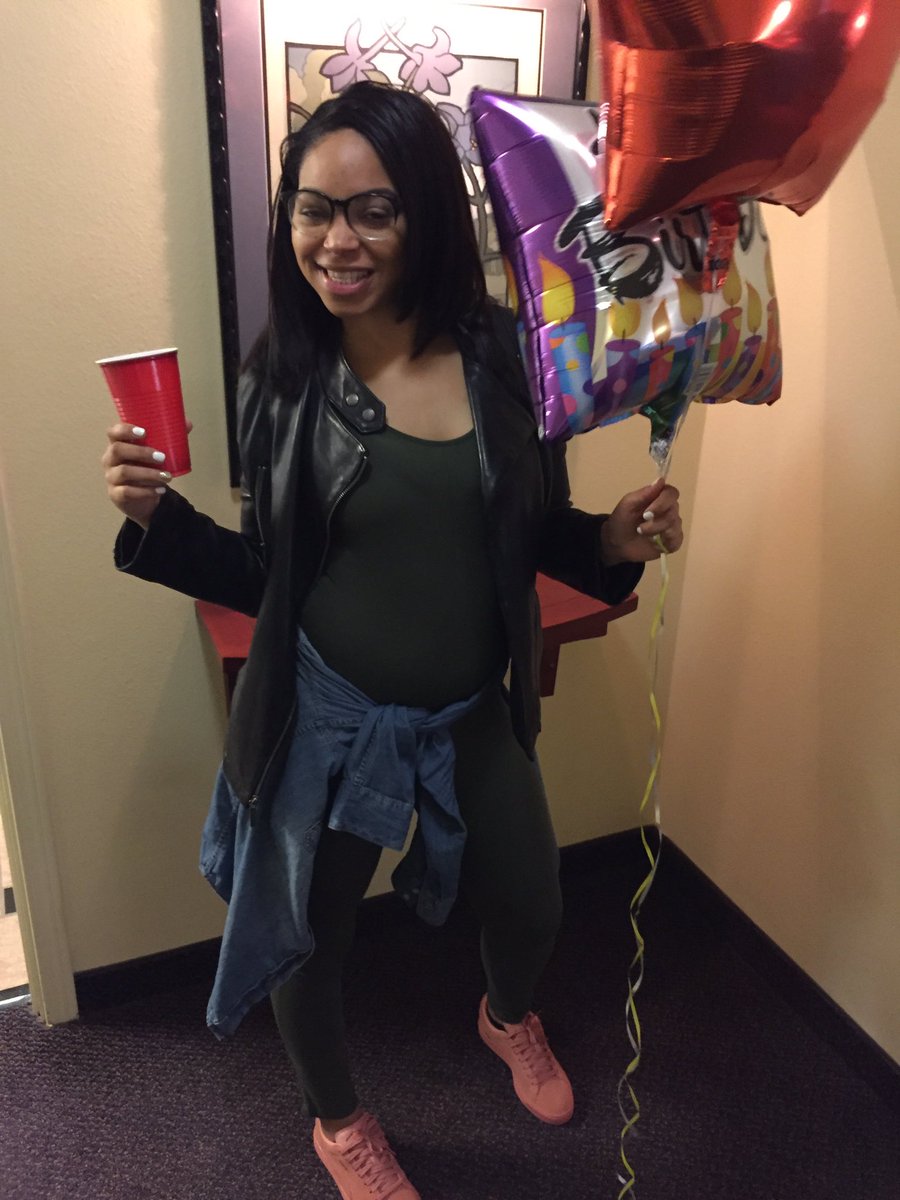 Sharondap89's tweet photo. #redcupshawty https://t.co/871shBUF6m