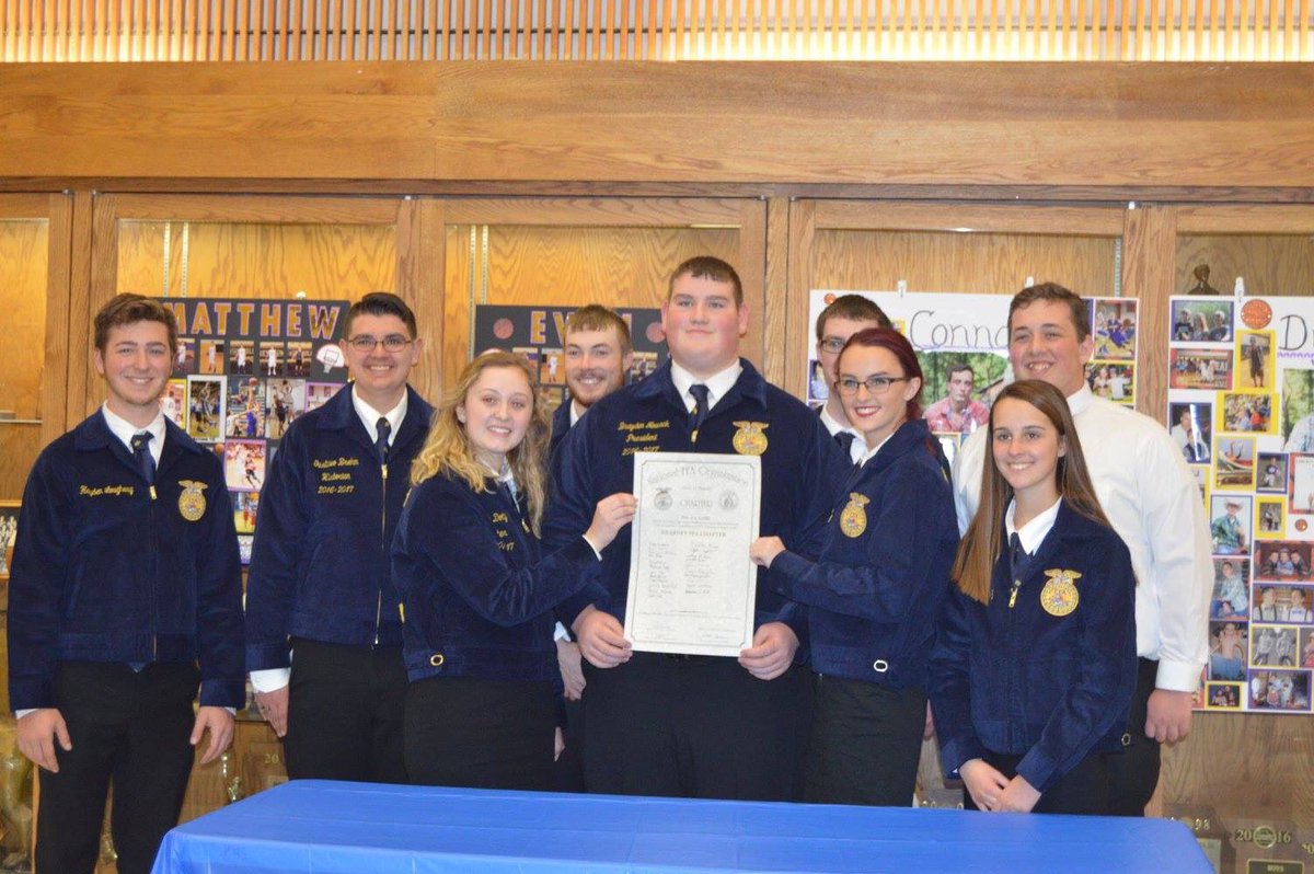 KearneyFFA's tweet photo. Last night, the Kearney FFA had the pleasure of being inducted as the first FFA officers and members of Kearney High School! https://t.co/8zufmFnLYx