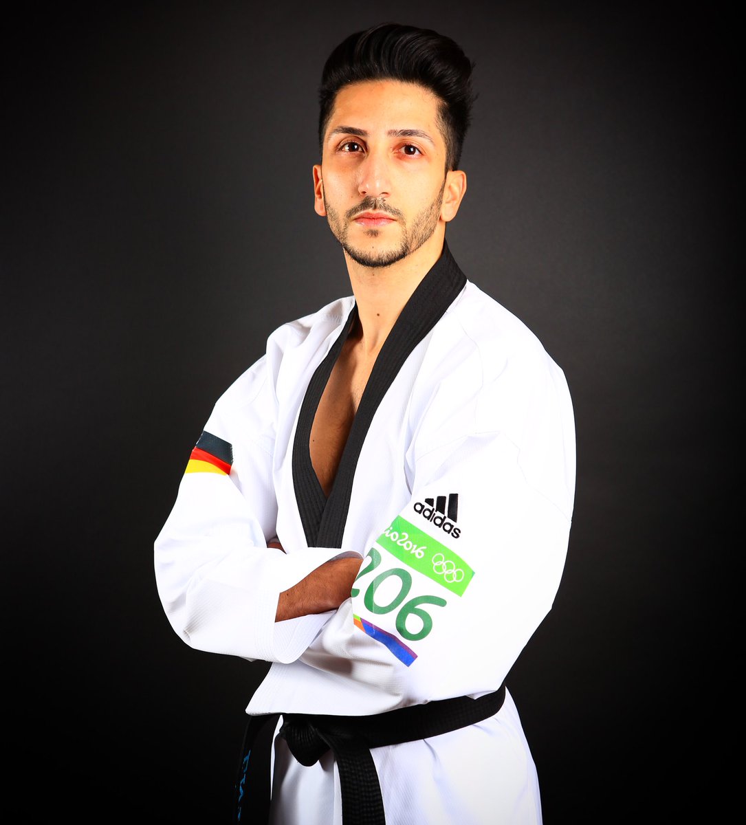 leventuncat's tweet photo. Wearing my #Olympic #taekwondo #dobok for the first time.
#tuncat #olympischespie #rio #206 #memories https://t.co/o9UHSXrZXy
