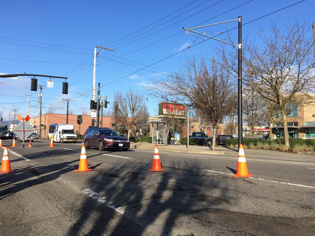 PBOTinfo's tweet image. If you see our crews out filling potholes today for #patchathon give them a 👋👏👍 and some space to do their work safely. #PDXTraffic #pdxnow