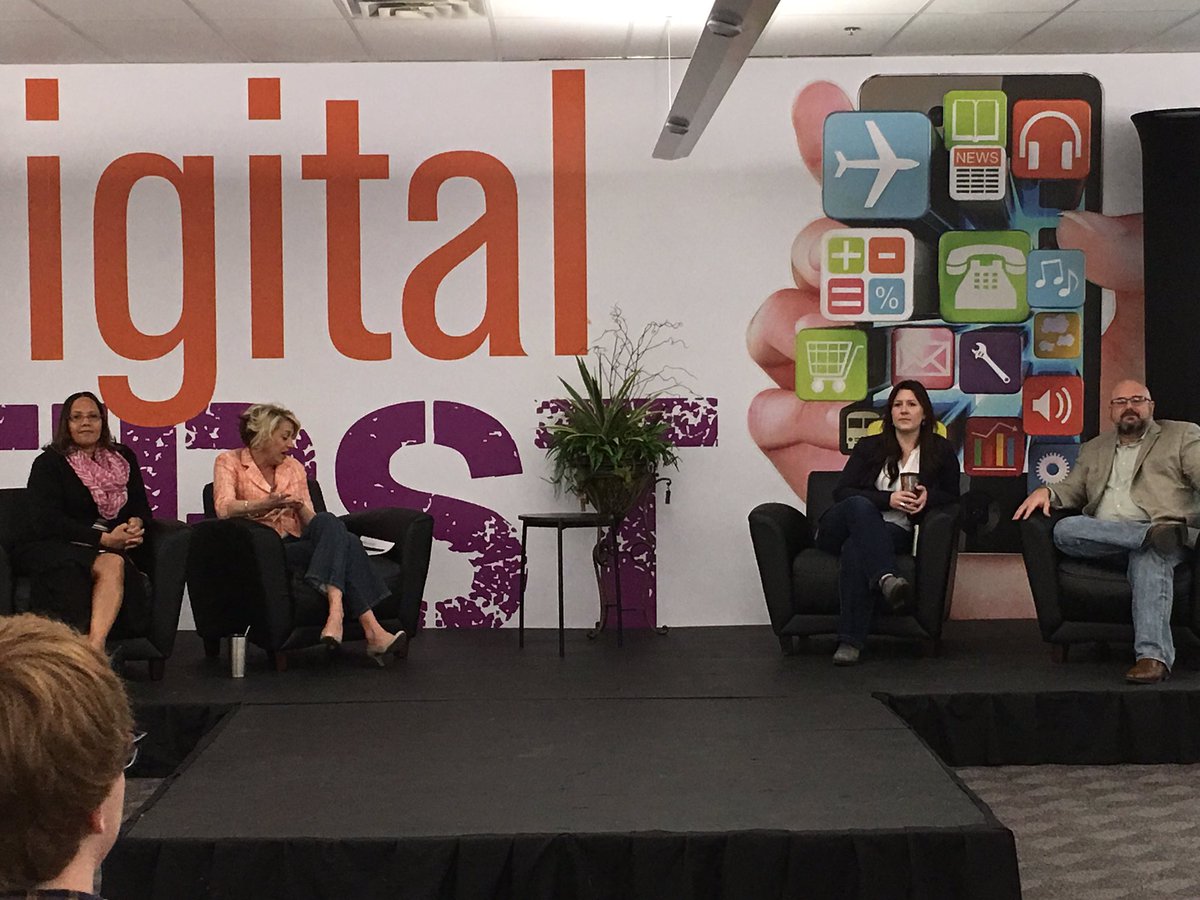 AlishaNeilson5's tweet photo. Loved talking with our students and seeing how engaged they were at the #HACEMOS #HighTechnologyDay #LifeAtATT @HACEMOSERG https://t.co/VBVfFtLh7I