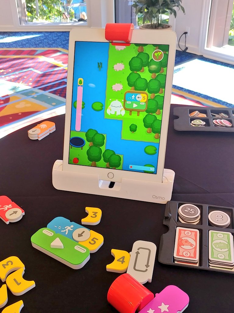 MsGeekyTeach's tweet image. Come learn about @Sphero @PlayOsmo @OZOBOT @WonderWorkshop @littleBits @SwiftPlayground w/ @bribriggs @jcorippo &amp;amp; I #STEAMPunk #CISC2017