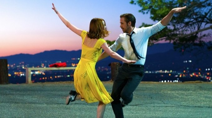 LoSpettacolo's tweet photo. #Oscars Scopri dove vedere la diretta degli #AcademyAwards 
#LALALAND #florence #moonlight #jackie #arrival #Lion

https://t.co/Zt7LfRCl86 https://t.co/0xyX9B9tbe