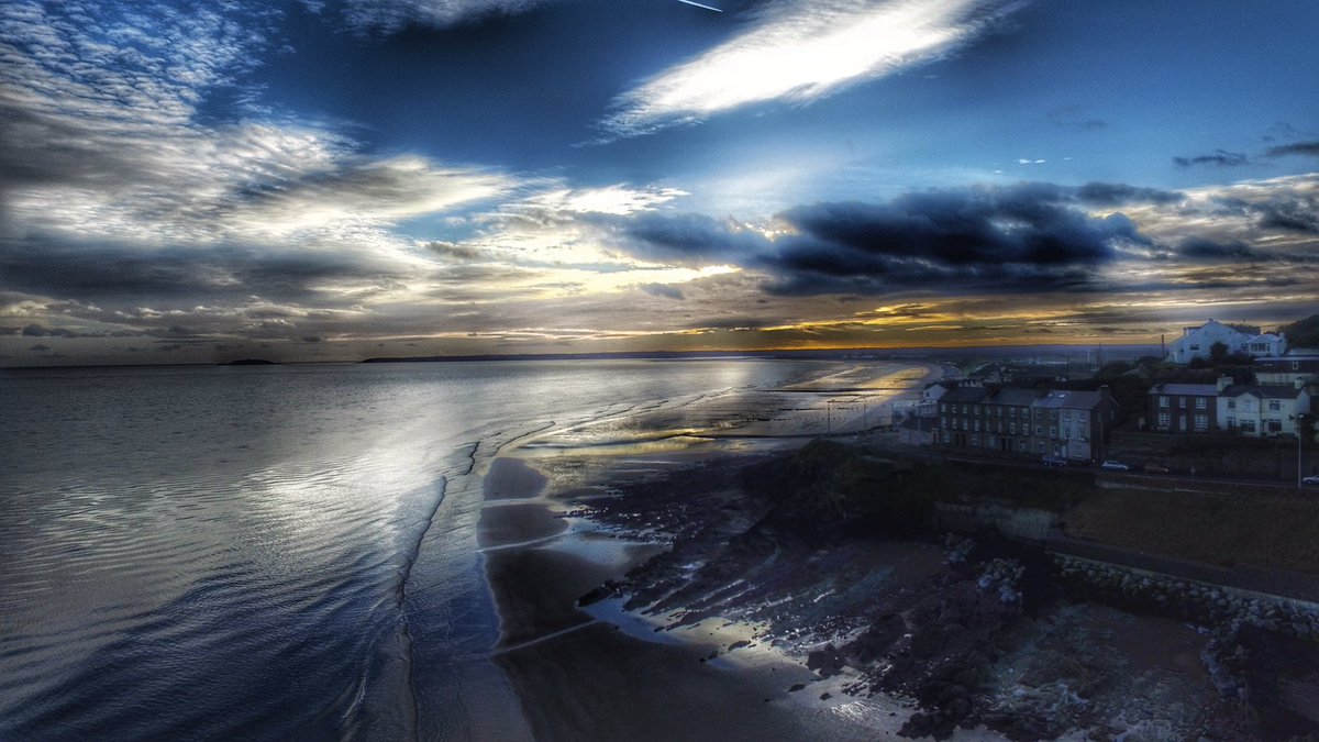 Youghal beach, a view from the lighthouse. #HDR <a href="/YewTourism/">YoughalTourism</a> <a href="/visityoughal/">Visit Youghal</a> <a href="/youghal/">Youghal</a>