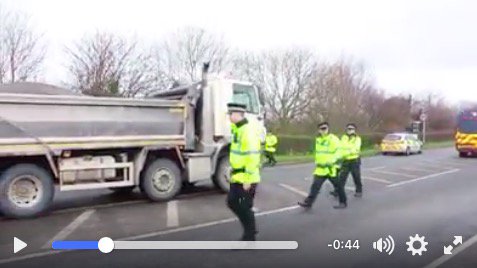 Really disappointing to see <a href="/LancsPolice/">Lancashire Police</a> become corporate security for <a href="/CuadrillaUK/">Cuadrilla</a> It is NOT your job to facilitate #fracking HGVs