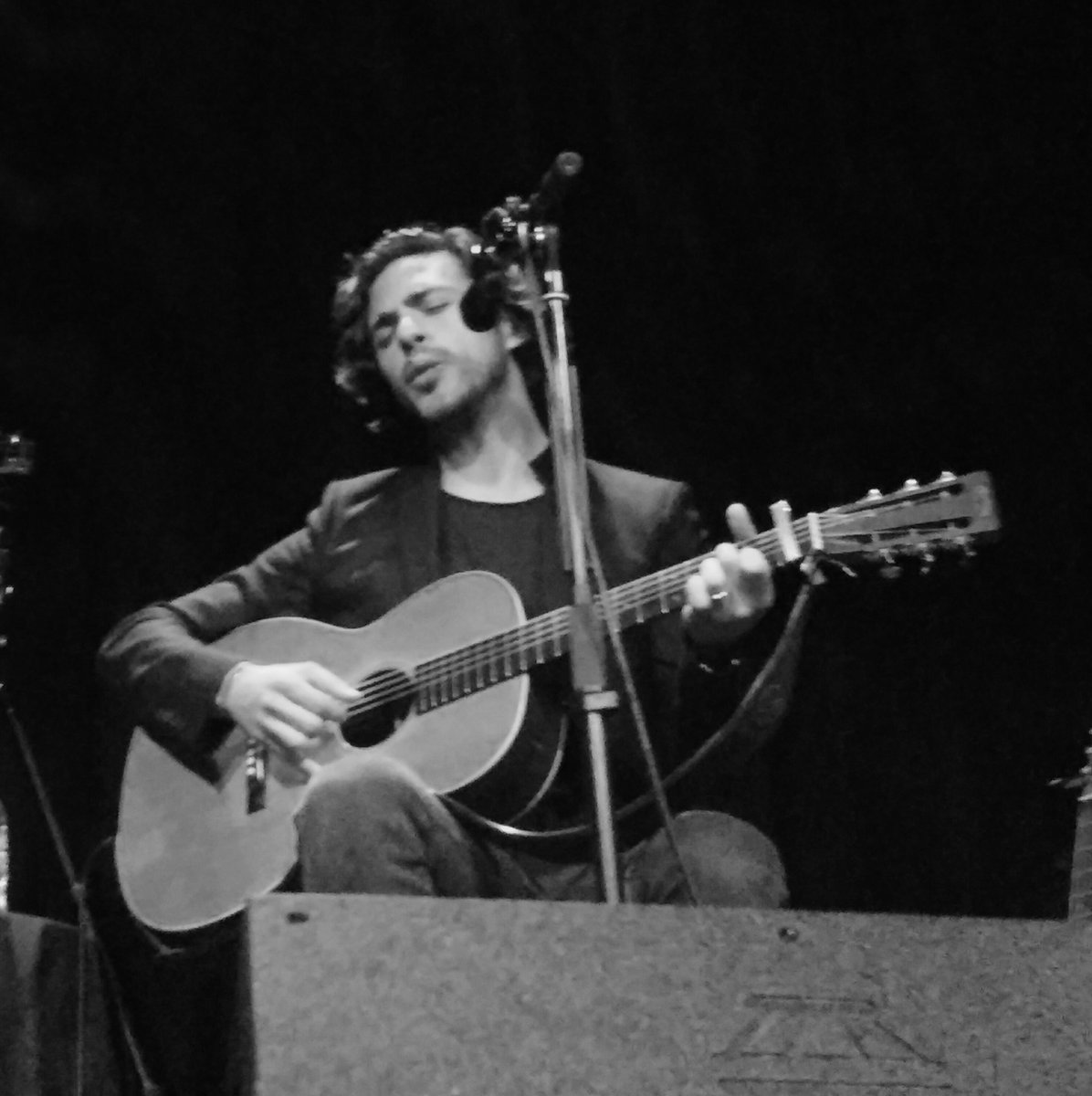 KirstyFos's tweet photo. @JackSavoretti Thankyou for an amazing evening for a wonderful cause!! #warchild #HoxtonHall #BRITsWeek2017 👏👏👏 https://t.co/9Hh4k9EuUY