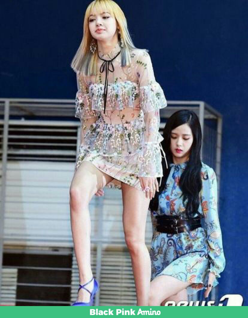 NyAppyMiku22's tweet photo. #Lisa #BLACKPINK #BLINK #200DayswithBLACKPINK #200DAYSSINCEDEBUT #BLACKPINK_with_200Days #BlackPinkInYourArea #YG #GaonChartAwards #Jisoo https://t.co/SP7r9H8gQO